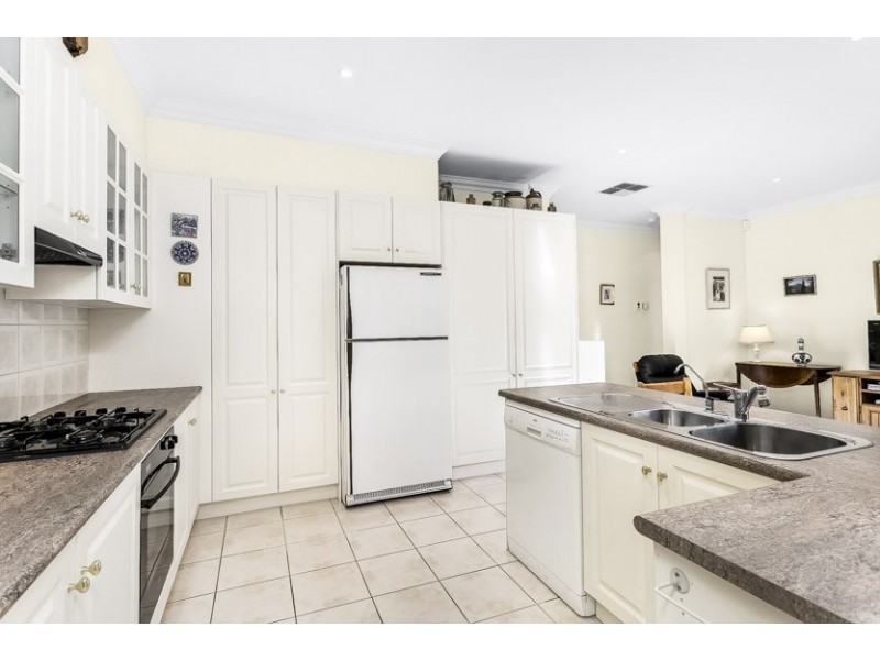 1/106 Leeds Street, Doncaster East VIC 3109