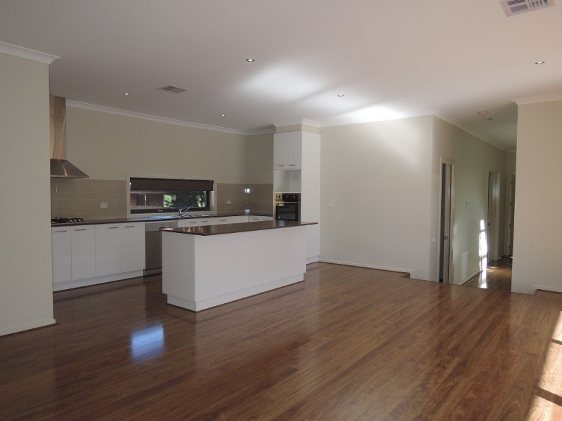 1/17 Richard Street, Doncaster East VIC 3109