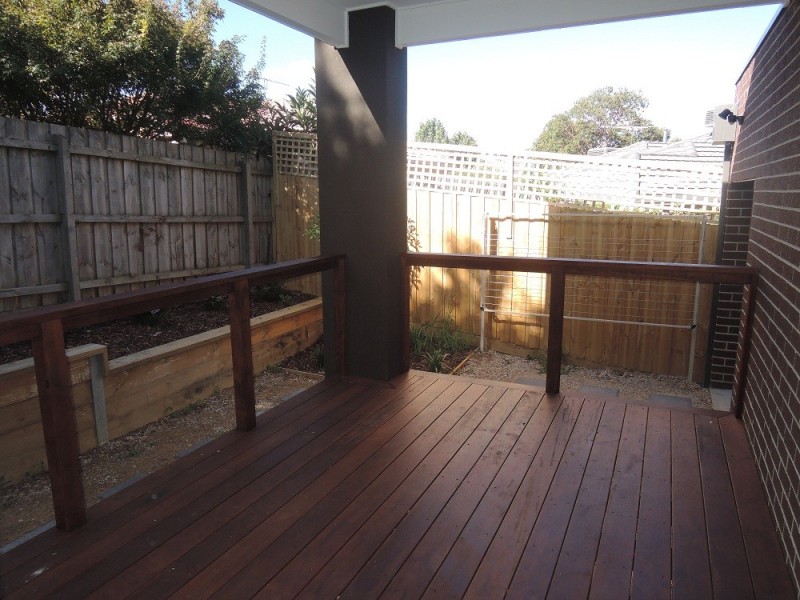 2/17 Richard Street, Doncaster East VIC 3109