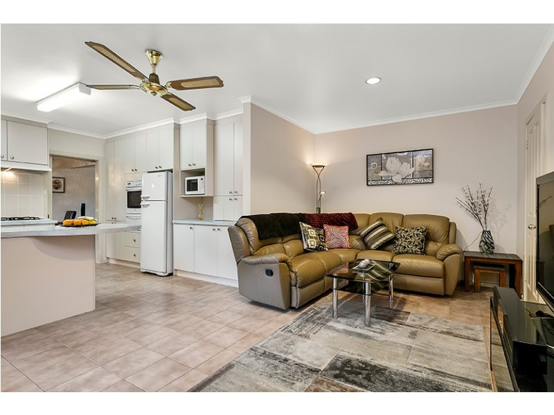 15 Telopea Ave, Doncaster East VIC 3109