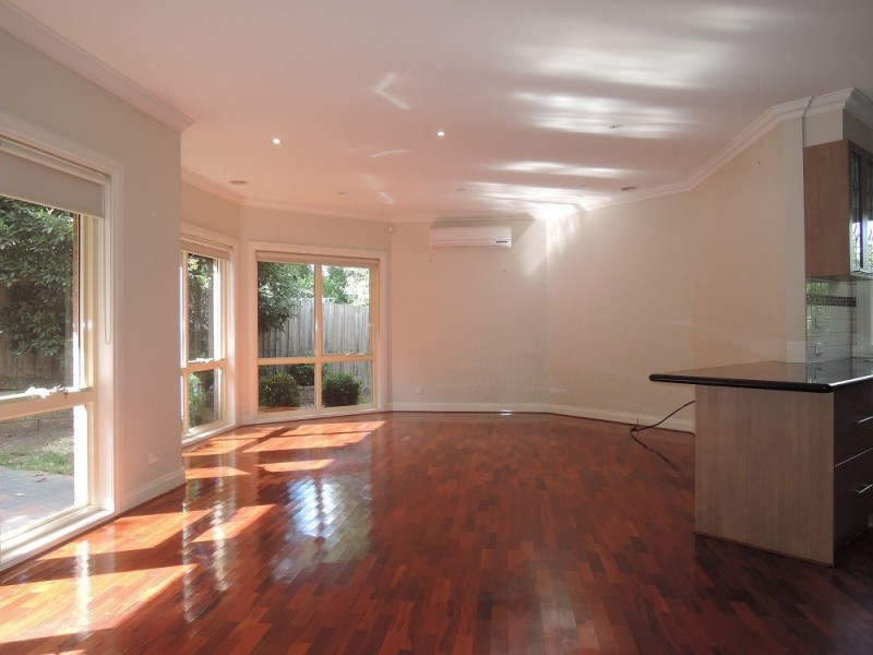 2/5 Olron Rise, Doncaster East VIC 3109