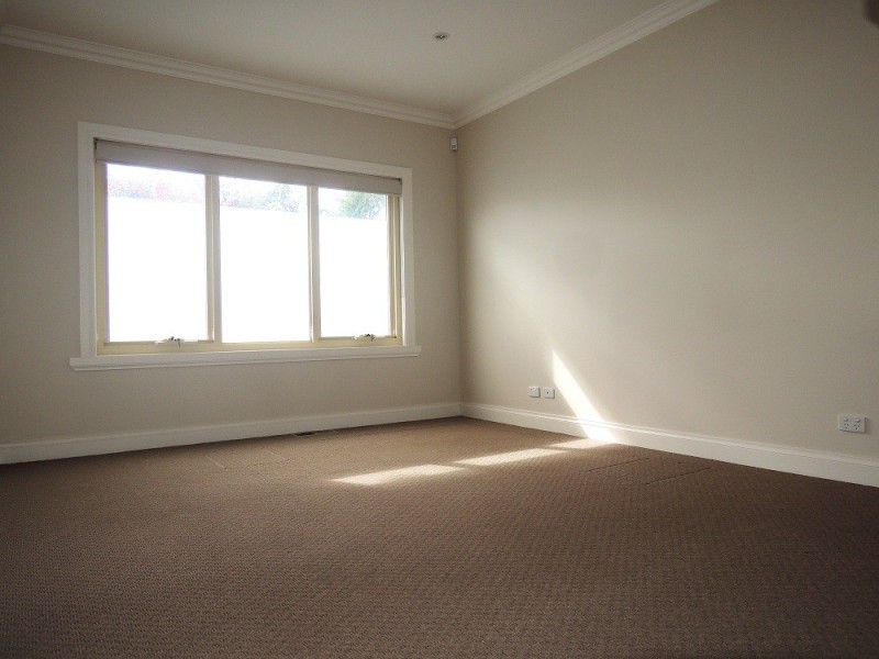 2/5 Olron Rise, Doncaster East VIC 3109