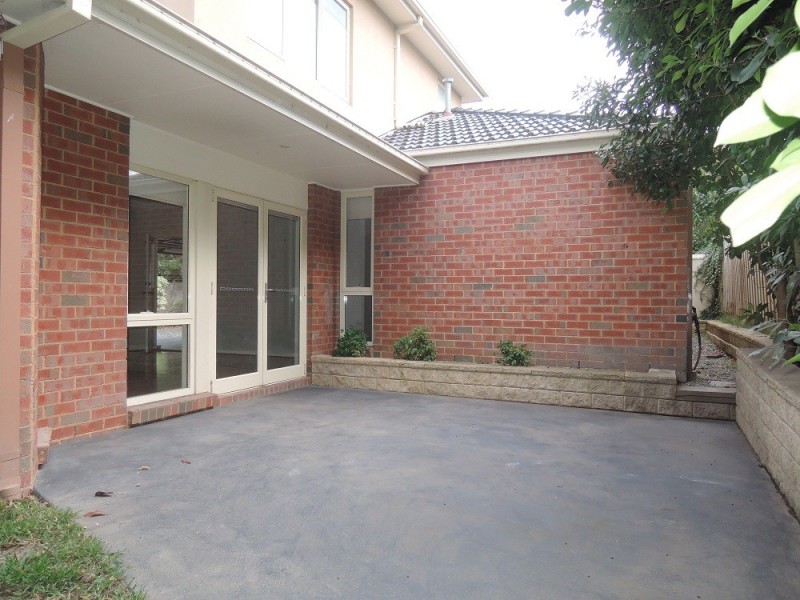 2/5 Olron Rise, Doncaster East VIC 3109