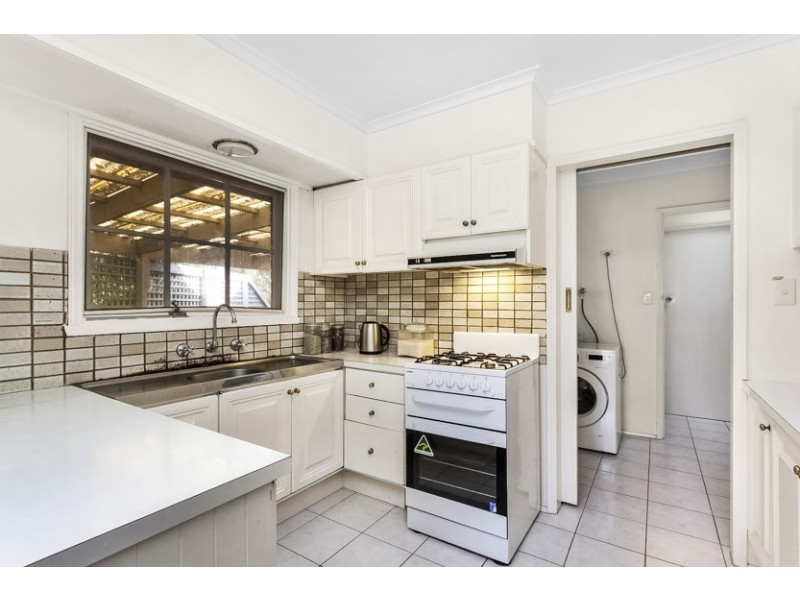 3 Banool Quadrant, Doncaster East VIC 3109