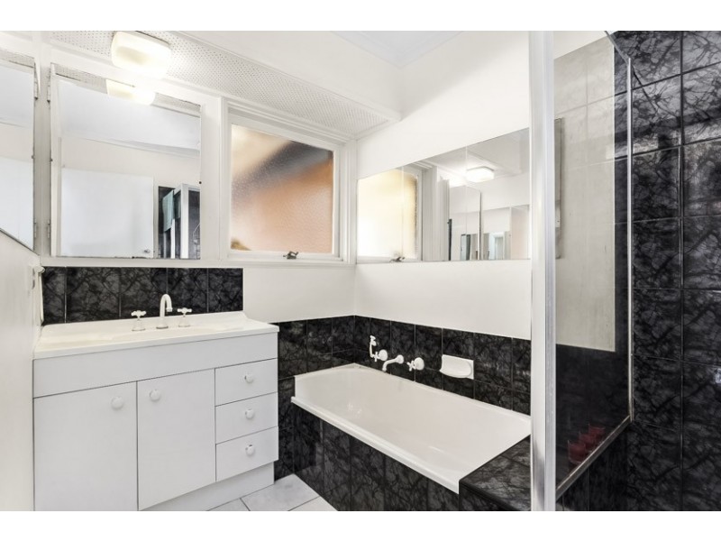 3 Banool Quadrant, Doncaster East VIC 3109