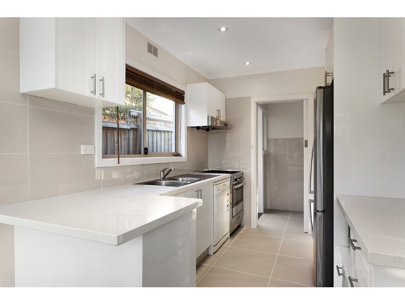 1/8 Glenview Road, Doncaster East VIC 3109