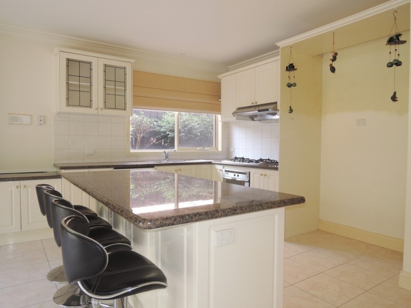 8 Park Hill Way, Doncaster VIC 3108