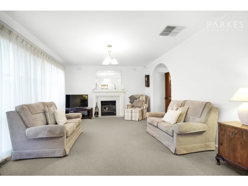 9 Dowling Grove, Doncaster East VIC 3109