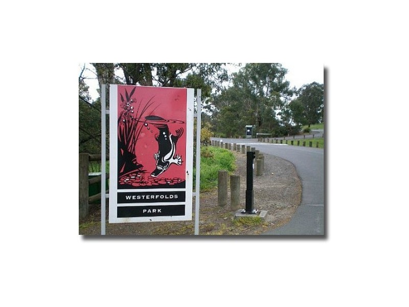 23 Unwin Street, Templestowe VIC 3106