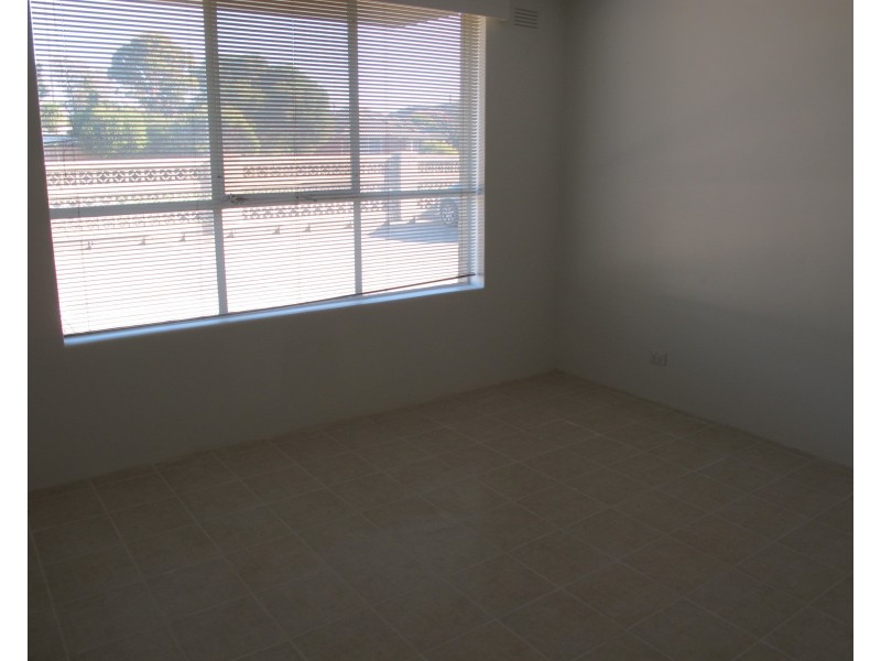 2/420 Blackshaws Road, Altona North VIC 3025