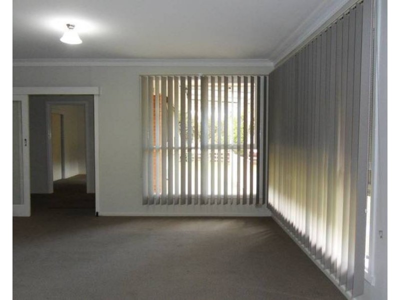 17 Stapley Crescent, Altona North VIC 3025