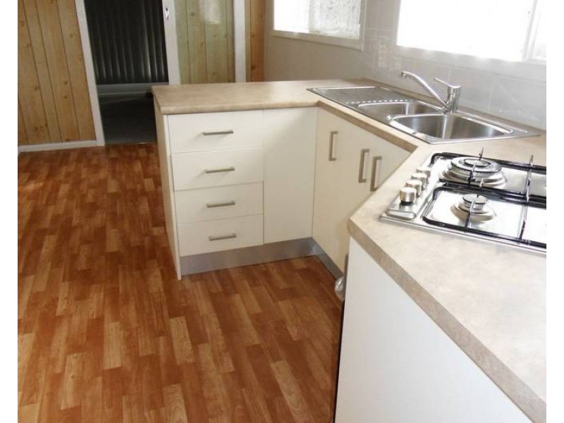 17 Stapley Crescent, Altona North VIC 3025