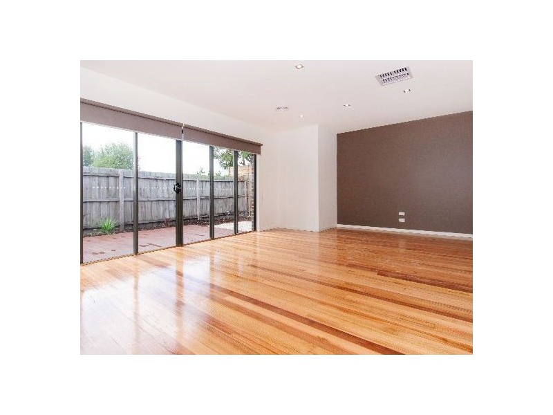 3/10 Laurie Street, Newport VIC 3015