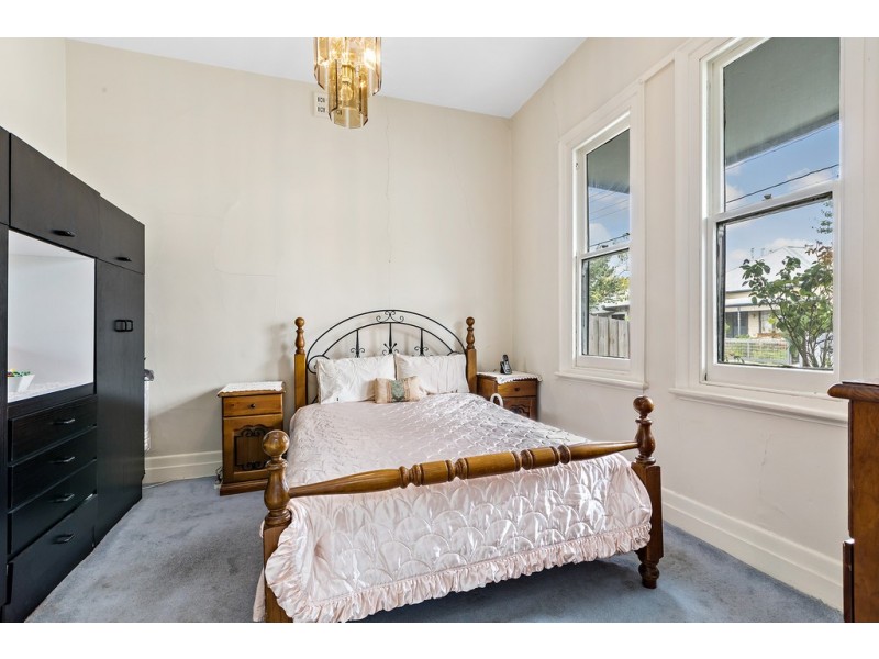 10 Webster Street, Seddon VIC 3011