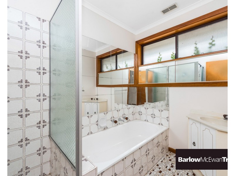 29 McIntyre Drive, Altona VIC 3018