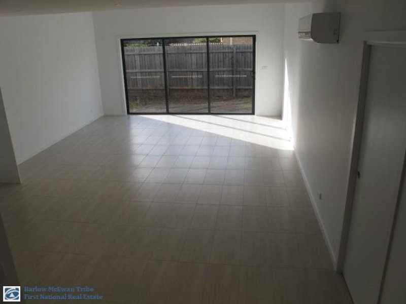 2/20 Lynch Road, Brooklyn VIC 3012