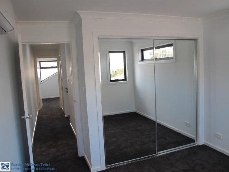 2/20 Lynch Road, Brooklyn VIC 3012