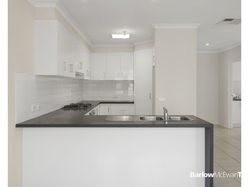 2/31 Marigold Avenue, Altona North VIC 3025