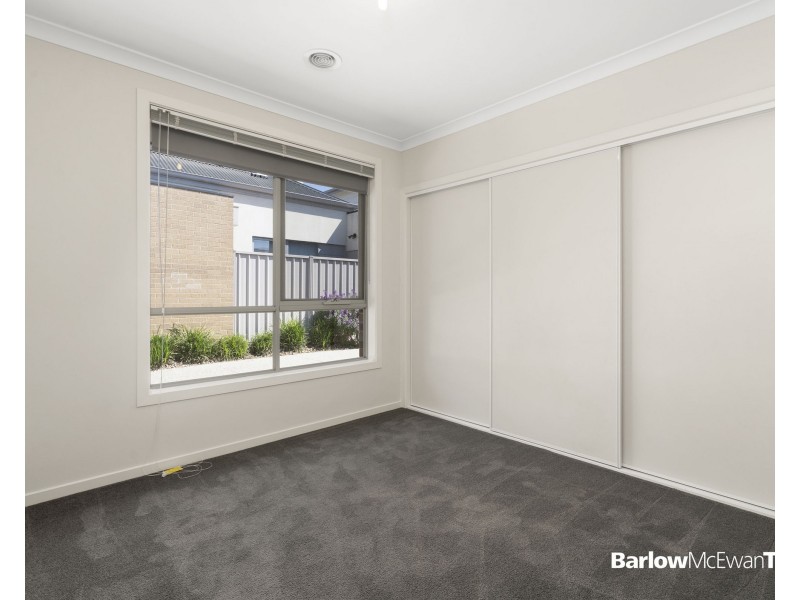 2/31 Marigold Avenue, Altona North VIC 3025