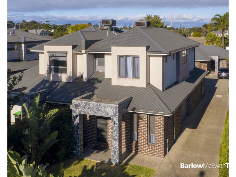 2/10 Laurie Street, Newport VIC 3015
