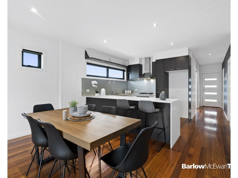 2/10 Laurie Street, Newport VIC 3015