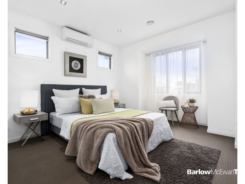 2/10 Laurie Street, Newport VIC 3015