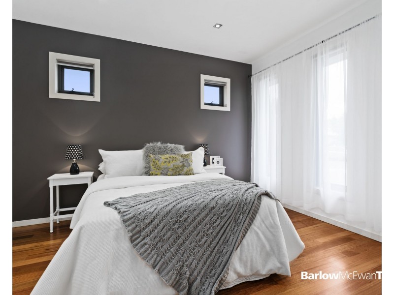 2/10 Laurie Street, Newport VIC 3015