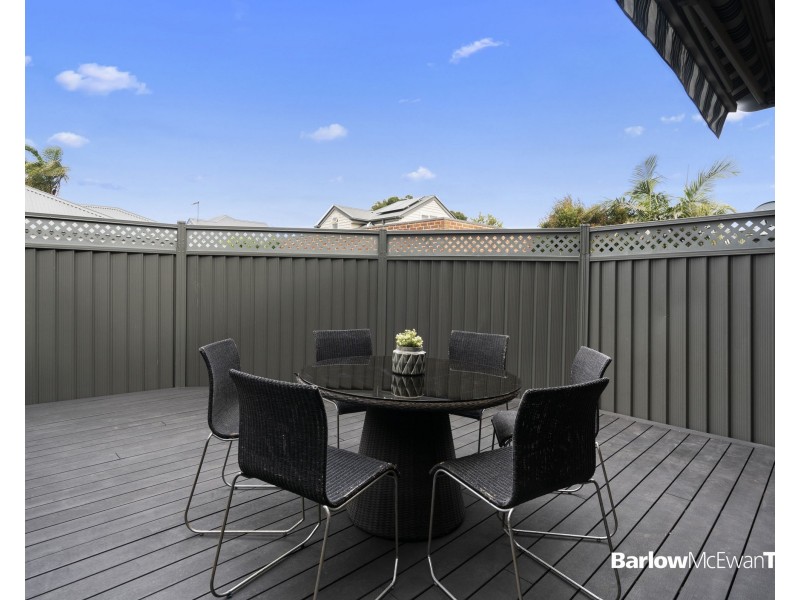 2/10 Laurie Street, Newport VIC 3015