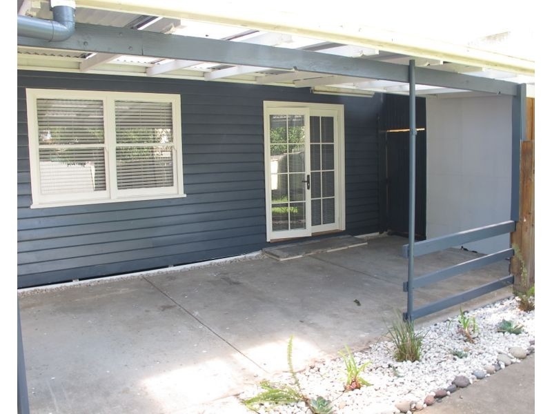 55 New Street, South Kingsville VIC 3015