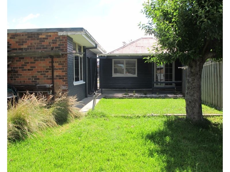 55 New Street, South Kingsville VIC 3015