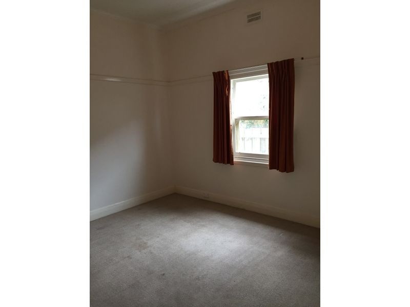 32 Farm Street, Newport VIC 3015