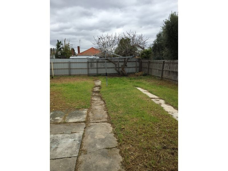 32 Farm Street, Newport VIC 3015