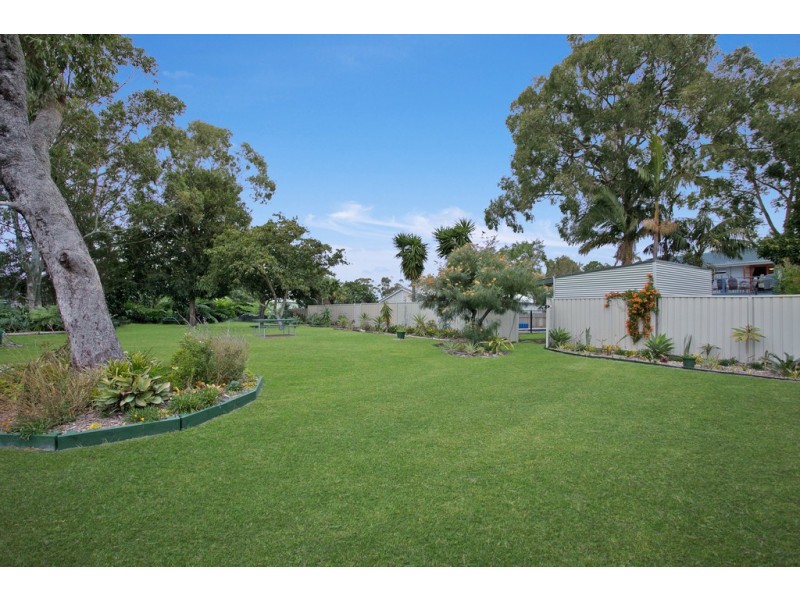 25 Diggers Drive, Tanilba Bay NSW 2319