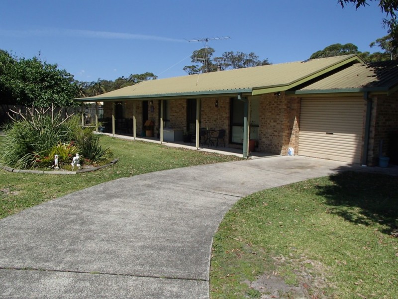 13 Elaine Avenue, Lemon Tree Passage NSW 2319