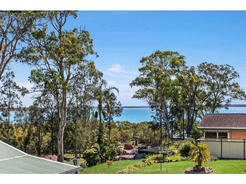 12 Caswell Crescent, Tanilba Bay NSW 2319
