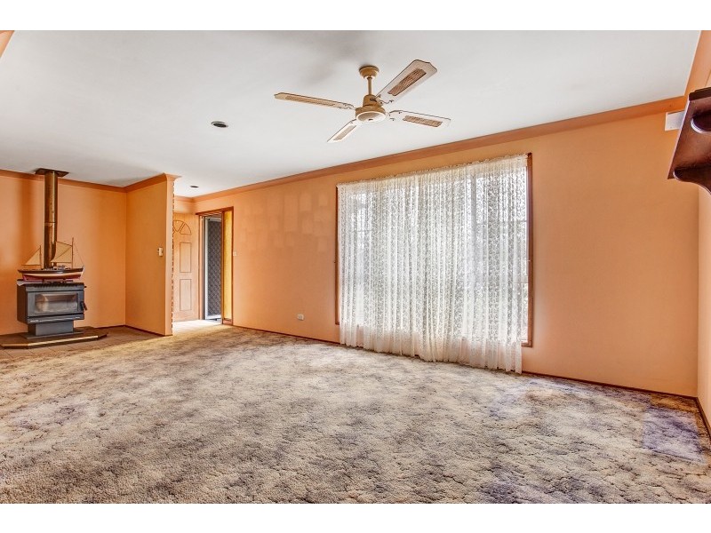 17 Clemenceau Crescent, Tanilba Bay NSW 2319