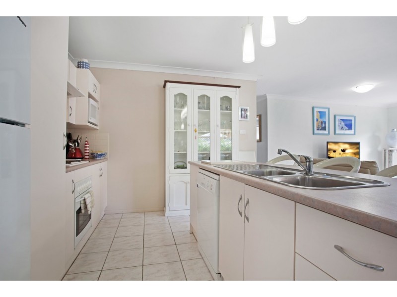 8 Garden Way, Tanilba Bay NSW 2319