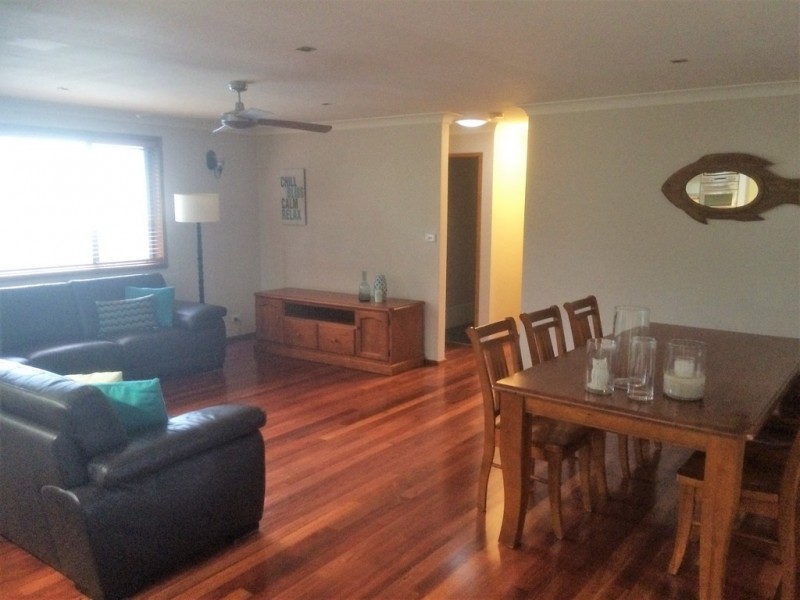 32 President Wilson Walk, Tanilba Bay NSW 2319