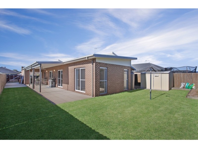 11 Garden way, Tanilba Bay NSW 2319