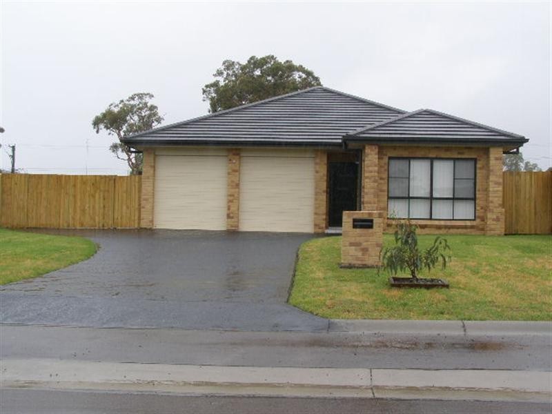 42 Brittania Dr, Tanilba Bay NSW 2319