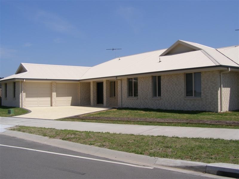 1/109 Pershing Place, Tanilba Bay NSW 2319