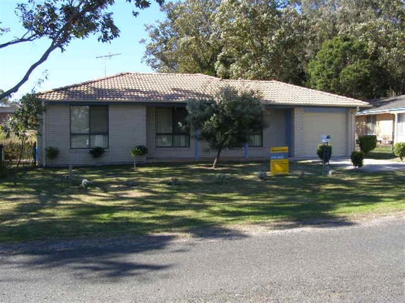 1 President Poincare Parade, Tanilba Bay NSW 2319
