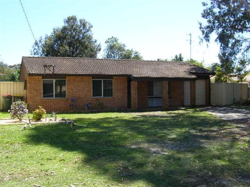 4 Hutcheson road, Lemon Tree Passage NSW 2319