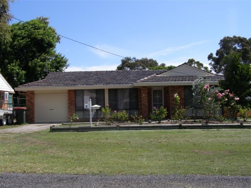 4 Navy Nook, Tanilba Bay NSW 2319