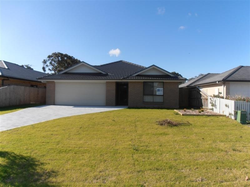 40 Brittania Drive, Tanilba Bay NSW 2319
