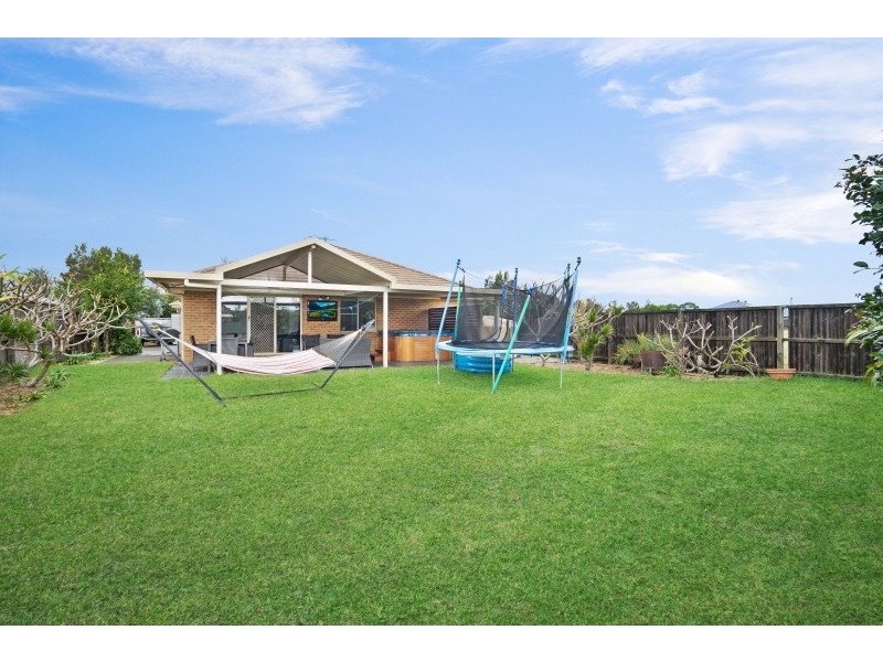 33 Broughton Circuit, Tanilba Bay NSW 2319