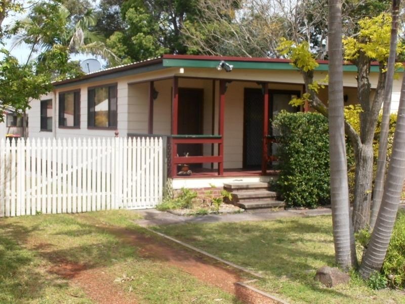 90 Clemenceau Crescent, Tanilba Bay NSW 2319