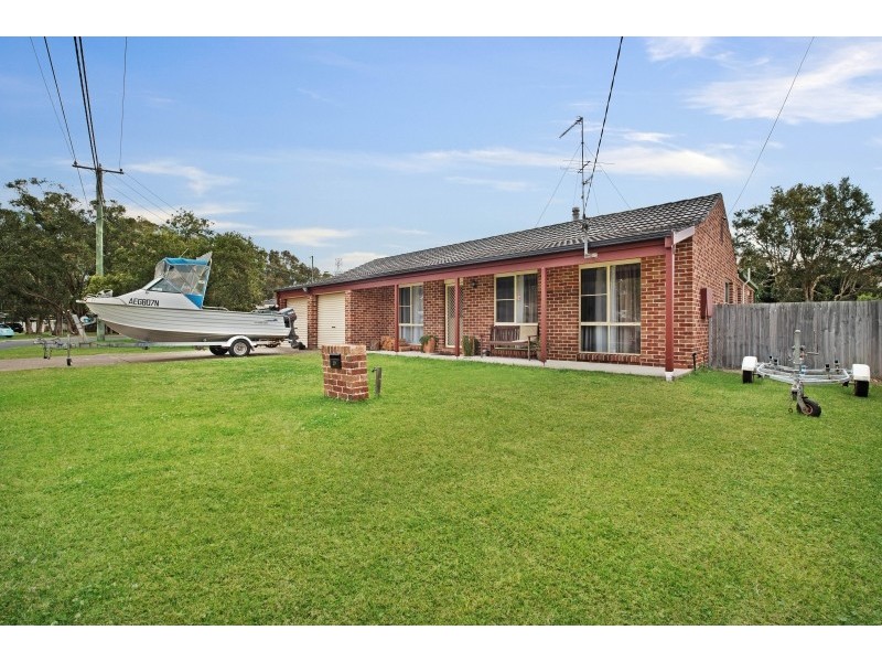 10 Cambridge Avenue, Lemon Tree Passage NSW 2319