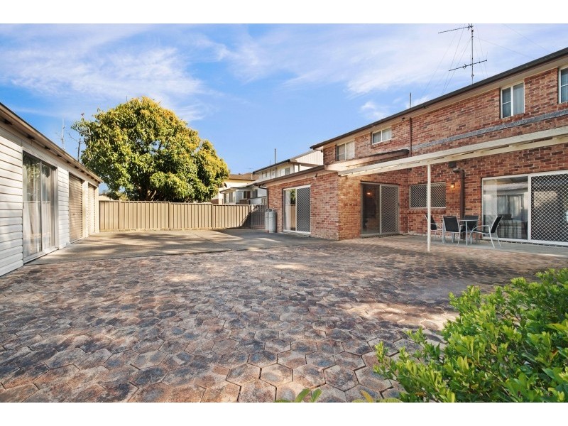 74 Peace Parade, Tanilba Bay NSW 2319