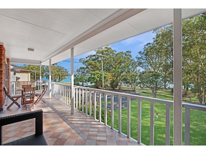 74 Peace Parade, Tanilba Bay NSW 2319